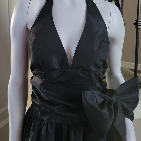 Valentino Halter Black Dress 🖤 - Picture 4 of 8